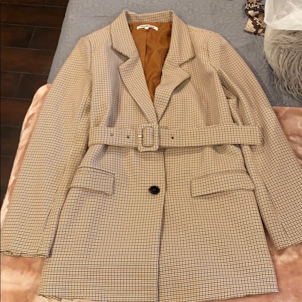 Plaid blazer with detail belt